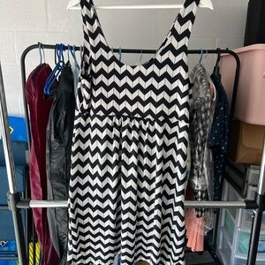 Saint Tropez West Black and White Chevron Dress
